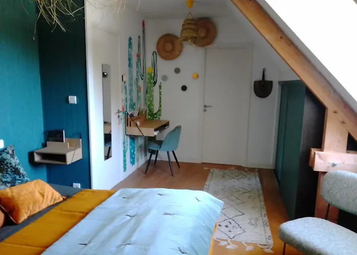 Le Bouddha Du Couette-café 3*